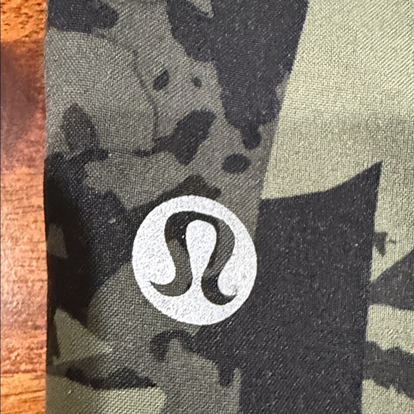 Lululemon Camo Print Women's Running Shorts - Picture 2 of 5